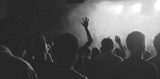 Schiamazzi notturni: chi chiamare schiamazzi notturni