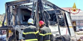 GELA, ESPLODE BOMBOLA DI GAS