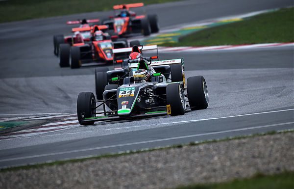 UN WEEKEND DI SUCCESSI PER I PILOTI ABARTH NEI RALLY E IN PISTA