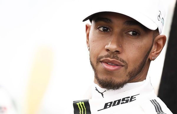 F.1: GP AUSTRALIA. HAMILTON VOLA, MERCEDES GUIDANO PRIME LIBERE