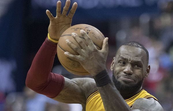 BASKET: NBA. LAKERS AFFONDANO A TORONTO, BENE BOSTON E INDIANA