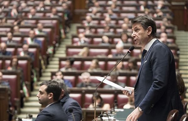 NAVE JONIO, CONTE “NON STRUMENTALIZZARE SINGOLO CASO EMERGENZA”