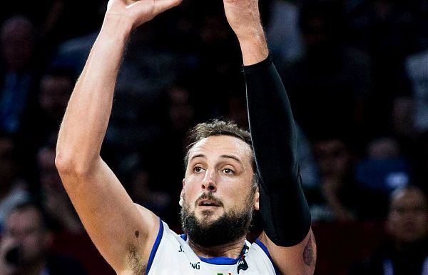 BASKET: NBA. BELINELLI NON BASTA, MIAMI FERMA RINCORSA SAN ANTONIO