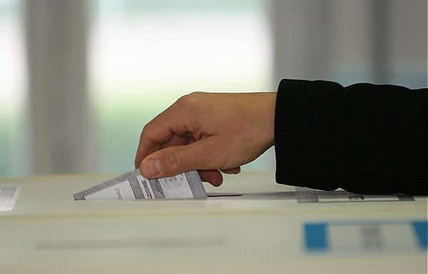 BASILICATA: PRIMA PROIEZIONE. BARDI AL 41,4%, TREROTOLA 33,9%