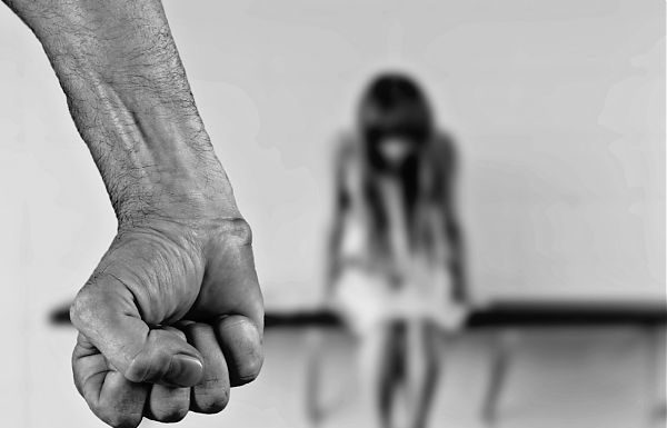 DONNE, UNA SU TRE HA SUBITO UNA FORMA DI ABUSO