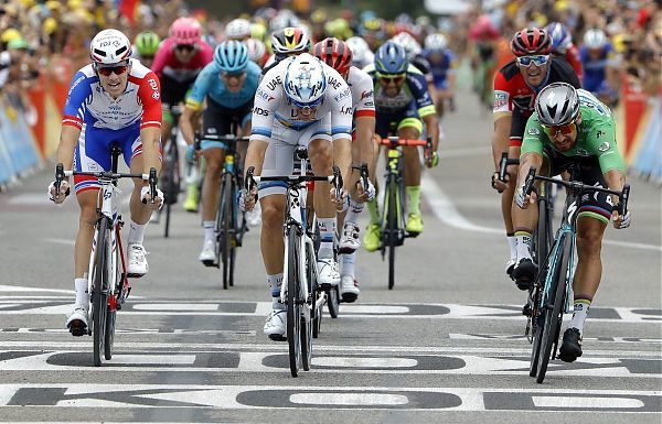 A WEVELGEM TRIONFA KRISTOFF, DELUDONO VIVIANI E SAGAN