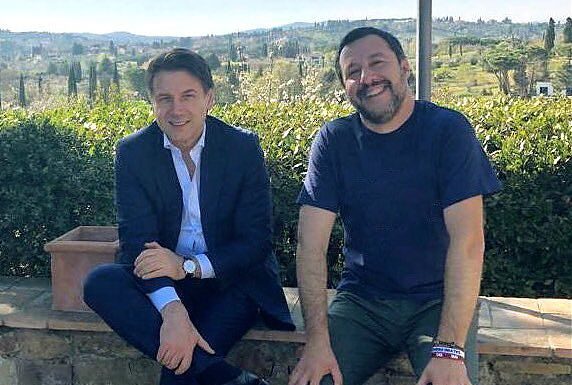 GOVERNO: FOTO INSIEME DI CONTE E SALVINI “LAVORIAMO PER GLI ITALIANI”