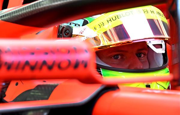 F.1: TEST BAHRAIN. SCHUMI JR DEBUTTA SULLA FERRARI “MI SONO DIVERTITO”