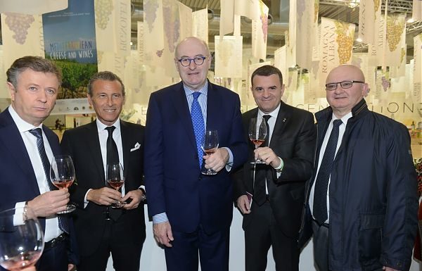 VINITALY: DALLE CANTINE COOPERATIVE IL 58% DEL VINO ITALIANO