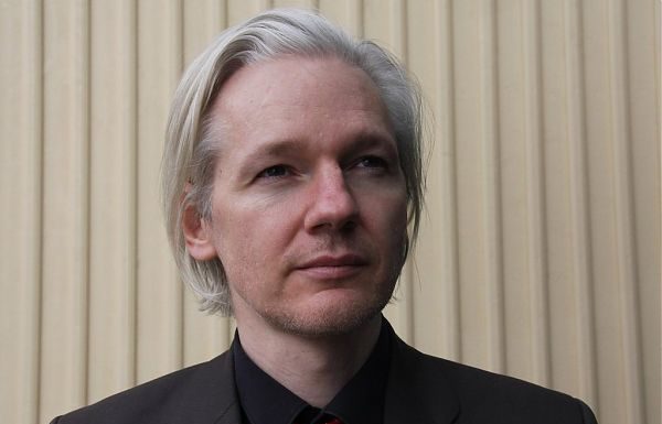 JULIAN ASSANGE ARRESTATO A LONDRA