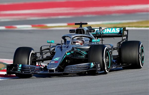 F.1: GP CINA. VITTORIA DI HAMILTON SU BOTTAS, VETTEL TERZO