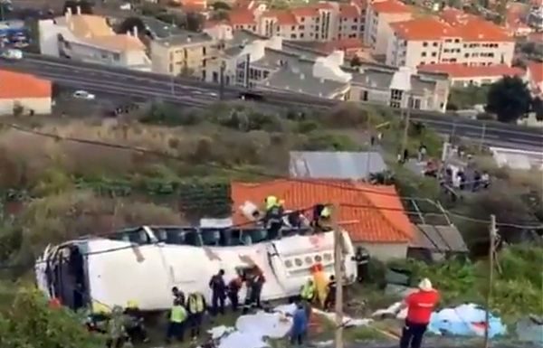 PULLMAN SI RIBALTA A MADEIRA, MORTI 28 TURISTI TEDESCHI