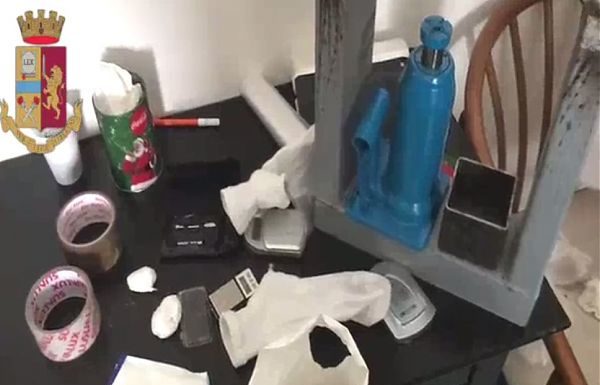 BLITZ A FOGGIA CONTRO TRAFFICO DROGA, IN MANETTE ANCHE BOSS