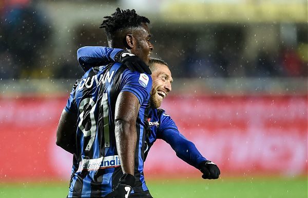 CALCIO: ATALANTA VINCE A NAPOLI E AGGANCIA IL MILAN AL QUARTO POSTO