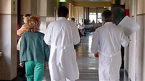 BIMBA FERITA: OPERATA NELLA NOTTE, CONDIZIONI CLINICHE GRAVI