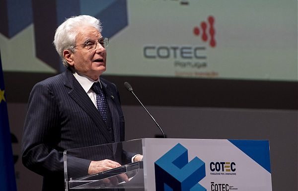 MATTARELLA “NO A EMARGINAZIONE DIGITALE, CREA PERDENTI”