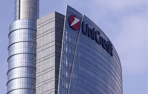 UNICREDIT: NEL PRIMO TRIMESTRE UTILE NETTO 1.1 MILIARDI