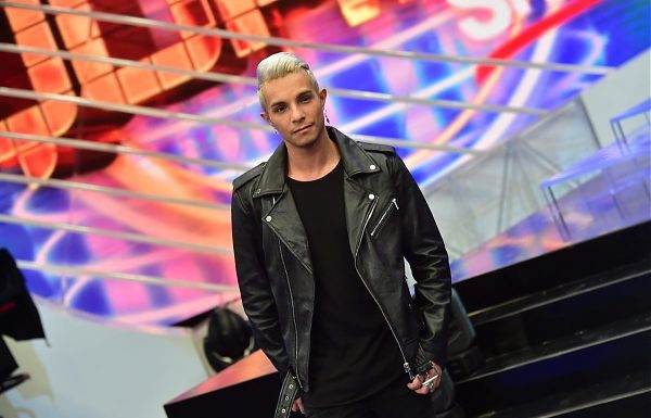 FURTO DI MAGLIETTE, ARRESTATO IL CANTANTE MARCO CARTA