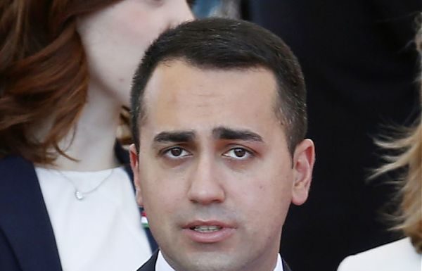 GOVERNO: DI MAIO “ANDIAMO AVANTI, MA BASTA ATTACCHI A MINISTRI M5S”