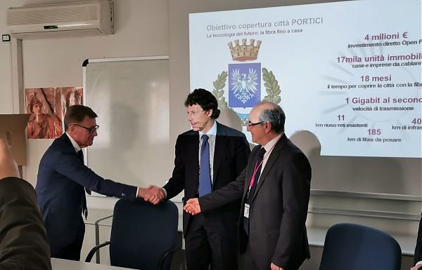 FIBRA OTTICA IN ARRIVO A PORTICI, INVESTIMENTO DI 4 MLN