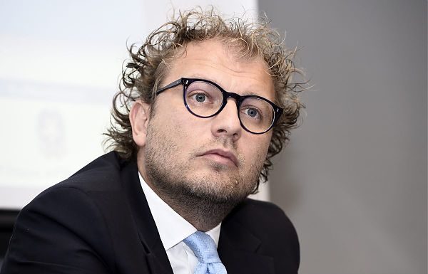 LOTTI SI AUTOSOSPENDE DAL PD “MAI FATTI DOSSIER SU MAGISTRATI”