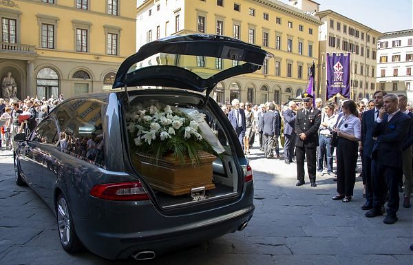L’ULTIMO SALUTO DI FIRENZE AL MAESTRO ZEFFIRELLI