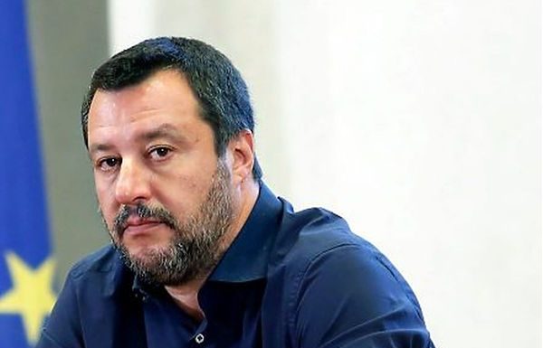 SEA WATCH, SALVINI “FUORILEGGE, NON AUTORIZZO SBARCO”