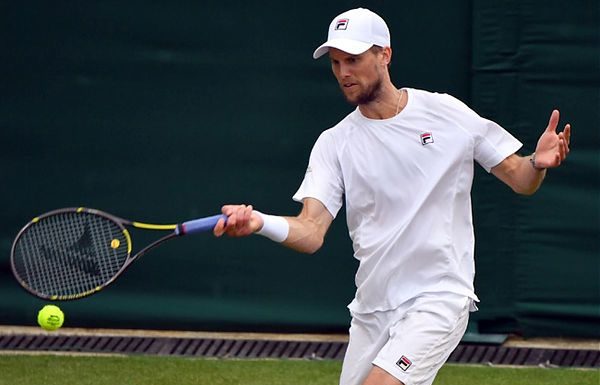 IMPRESA DI FABBIANO SULL’ERBA DI WIMBLEDON, SEPPI INOSSIDABILE