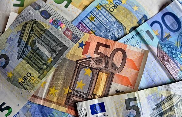 LA PRESSIONE DELLE TASSE SUI CONTRIBUENTI ONESTI E’ AL 48%