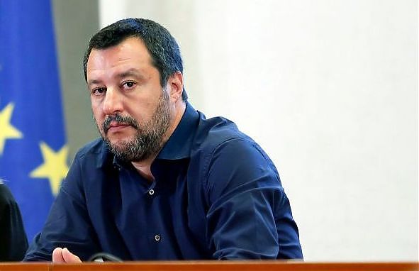 SALVINI FIRMA DIRETTIVA SULLE SCORTE “SOLO PER CHI È DAVVERO A RISCHIO”