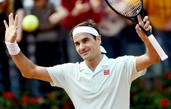 FEDERER STRAPAZZA BERRETTINI A WIMBLEDON, VITTORIA FACILE IN TRE SET