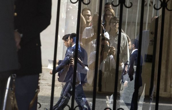 AUTONOMIA, ANCORA UNA FUMATA NERA