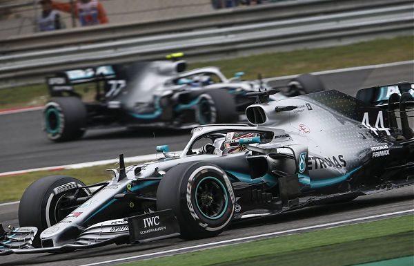 MERCEDES AL COMANDO NELLE LIBERE DI SILVERSTONE, TERZO LECLERC