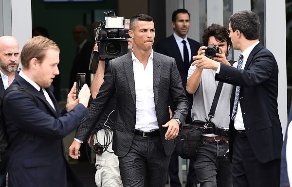 LA JUVE RIABBRACCIA RONALDO, ENTUSIASMO FRA I TIFOSI