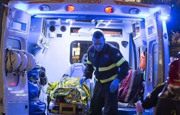 AUTO SI RIBALTA SU A29, MORTO 13ENNE FERITI PADRE E FRATELLO