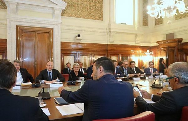 SALVINI”MANOVRA?MENO TASSE A FAMIGLIE”,CONTE”SCORRETTEZZA ISTITUZIONALE”