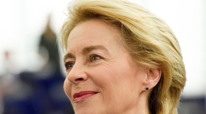 URSULA VON DER LEYEN ELETTA PRESIDENTE DELLA COMMISSIONE EUROPEA