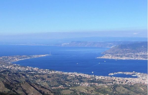STRETTO DI MESSINA, COINCIDENZE PIÙ EFFICIENTI FRA TRENI E NAVI VELOCI