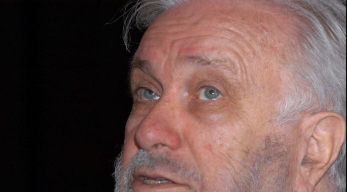 E’ MORTO LUCIANO DE CRESCENZO