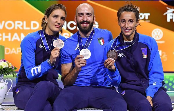 ITALIA DI BRONZO CON ERRIGO, DI FRANCISCA E SANTARELLI