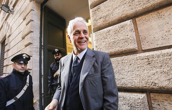 CONCESSI I DOMICILIARI ALL’EX GOVERNATORE LOMBARDO ROBERTO FORMIGONI