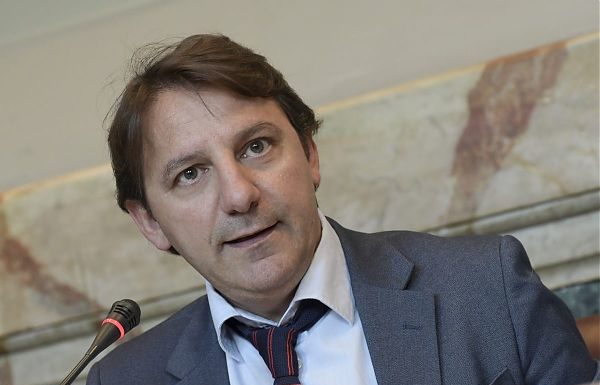 REDDITO DI CITTADINANZA, DOMANDE ACCETTATE SUPERANO QUOTA 900 MILA