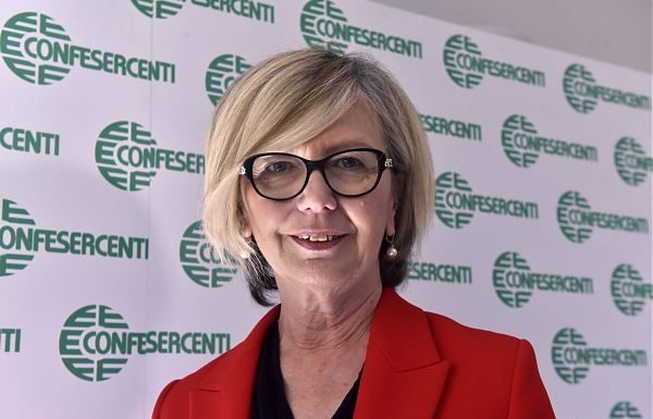 FISCO, CONFESERCENTI “RIMETTERE SOLDI IN TASCA AGLI ITALIANI