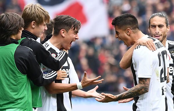 CANCELO SALUTA LA JUVENTUS, TIFOSI CON DYBALA
