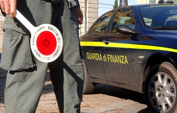 CONTROLLI DELLA FINANZA SULLE CASE VACANZA, 2 AFFITTI SU 3 IRREGOLARI