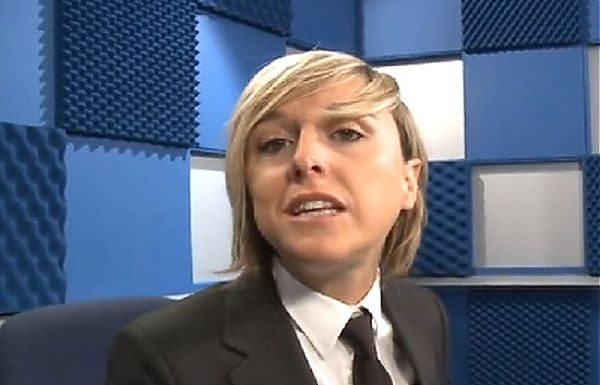 NADIA TOFFA, IL SALUTO DELLA FAMIGLIA “SI SPEGNE UNA VOCE CALDA”