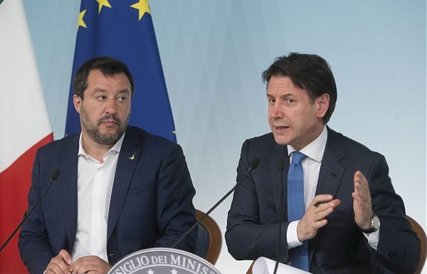 OPEN ARMS, SALVINI AUTORIZZA LO SBARCO DEI MINORI