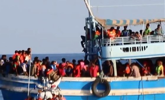16 MIGRANTI SBARCATI A LAMPEDUSA