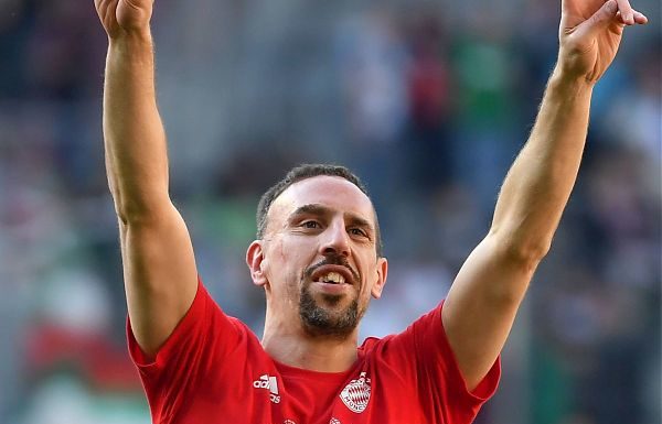 RIBERY SBARCA A FIRENZE, ENTUSIASMO FRA I TIFOSI