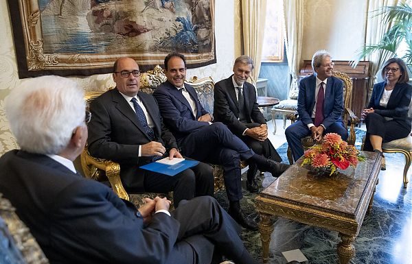 GOVERNO: ZINGARETTI “GOVERNO DI SVOLTA O ANDARE AL VOTO”